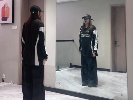 《快乐小马》舞蹈分解 #快乐小马 #dandan编舞 #舞蹈镜面慢速分解 分解来咯#快乐小马舞蹈挑战#抖音年味舞蹈大赏