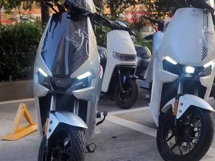 这款F400T是有中箱设计的,喜欢的老铁可以关注我,后期会给大家带来详细的升级讲解#小牛电动 #深圳电动车 #小牛 #小牛F400T#小牛新款