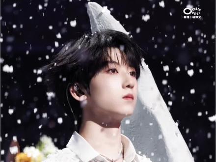 全程高音都是杨博文的声音,亮嗓唱歌真的很好听~这个杨博文一直在进步#杨博文