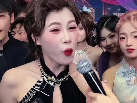 姐姐平时都化这么浓的妆吗 雅家的那些搞笑满级行为 #琼爷 #博雅 #李启萌 #万66 #梨园