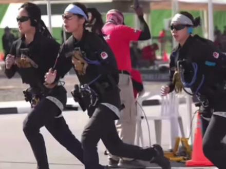 女孩子,了不起!!!!#阿联酋特警挑战赛 #中国特警 #中国特警女队 @DOU+上热门