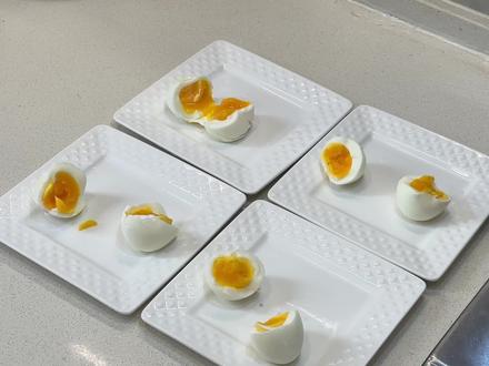 跟着网上蛋神这个方法煮的鸡蛋真的好吃,不噎人,非常香!大家快来试一试!#跟着蛋神煮鸡蛋 #跟着蛋神煮鸡蛋#温泉蛋做法#几分几秒的蛋才是你的天菜#蛋神横空出世 @DOU+小助手