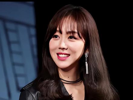 姜妍的魅力不输志玲姐姐,被小三岁的汪苏泷当众表白