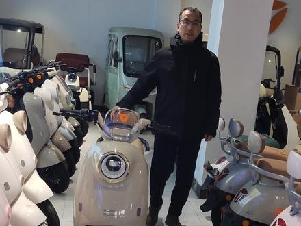 新年就是骑新车#随手拍 #日常生活用品 #洛阳雅迪