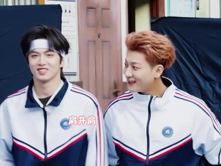 刘耀文你小心点吧,黄子韬就是这样爱上徐艺洋的#宇宙爆闪团 #综艺节目片段 #刘耀文 #黄子韬