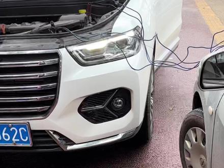 一年的哈弗H6偶发性亏电打不着车,4S店不肯免费换电池,也查不出毛病!就让车主试着开!只能经常找我搭电!