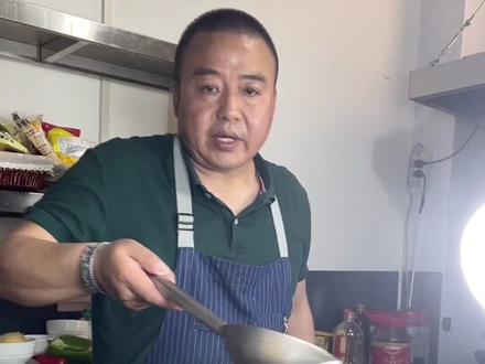 骨头啊,这样炖软烂入味特别的香。 #美食教程 ##在家做美食 #每日美食分享 #抖音美食创做人 @抖音美食