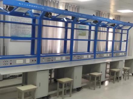 电子焊接装配工艺实训台(两面四组型)以其全面的功能配置、合理的结构设计以及高效的仿真软件支持,成为电子工艺实训领域的理想选择。