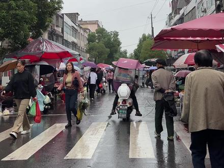 湖南妹子挑战湖北各个地方过早,今天和公公婆婆去新沟啦。#日常vlog #农村生活 #婆媳 #生活日记 #抖音美食推荐官