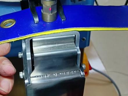 气眼扣如何快速安装在篷布上?自动打孔钉气眼扣机器,一台机器钉5-8个人工,提供效率,节省人工成本#自动冲孔钉气眼扣机#自动气眼机#篷布钉扣具#气眼扣机设备