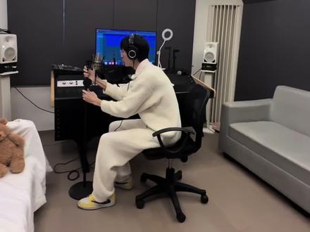 《唐·毒蛇》Remix 让我看看谁的Flow比我更弹跳
发布作品@Bsh-1 伴奏自提
#Bsh#全民参与 #唐毒蛇 #remix