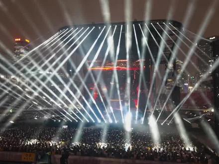 知道你们好的视角看腻了,带你们看看3月20号717的16区16排的视角#薛之谦万兽之王 #薛之谦万兽之王巡回演唱会 #薛之谦 #薛之谦演唱会