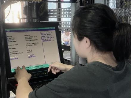 服务器如何进BIOS界面?#服务器#运维 #数据中心 #IT #硬件#机房 #交换机 #BIOS@DOU+小助手