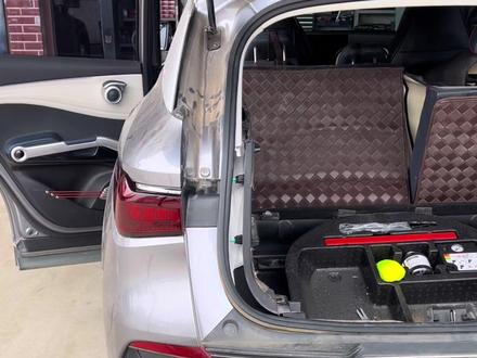 比亚迪后尾灯更换,客户自带配件,多少钱合适呢?