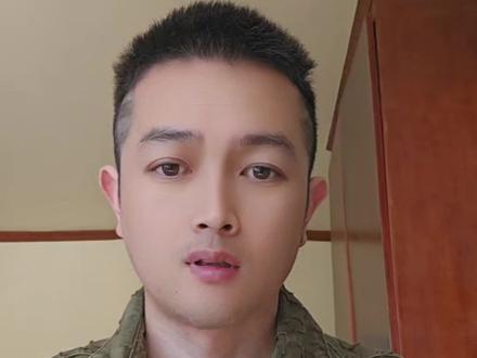 甜甜圈拿到绿卡了?他为什么能拿到?当地中介说,理由只有一个,和阿凤姐一样!以后也回不来了!#甜甜圈 #绿卡 #中介 #理由 #回不来