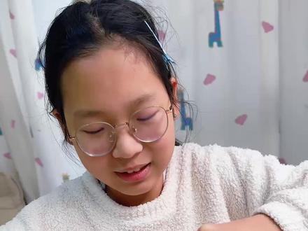 把课本改造成活页本|详细教程
每学期开学前必做的课本改造,这估计是最后一个学期改造课本了,忍不住手痒呀。
当然活页本真的很方便,可以把书完全摊平,记笔记,还可以加页(拓展知识)
寒假时间真的过得太快了,已经开始为开学做准备了。
#包书皮 #改造课本 #小学生 #活页本 #学习笔记