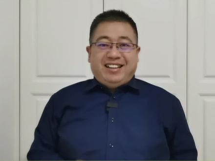 浑浑噩噩:原意是浑厚而严正。现形容某些人活的糊里糊涂,人生朴素平淡,且愚昧无知。出自汉·扬雄《F言·问S》。浑浑:深厚的样子;噩噩:严肃的样子。原意是浑厚而严正。现形容人生没有精彩,朴素平淡,愚昧无知。出处:汉·扬雄《法言·问神》:“虞夏之书浑浑尔,《商书》灏灏尔,《周书》噩噩尔。”#独立思考 #成语故事 #囯学智慧