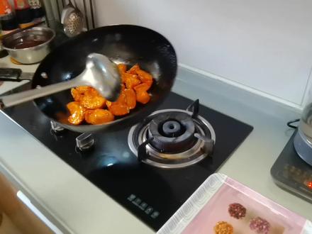 琉璃地瓜正宗做法,传统鲁菜香甜嘎嘣脆,炸地瓜熬糖技巧一学就会 #博山菜 #传统小吃 #美食分享 #妈呀太好吃了