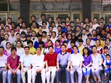 乌苏第一中学2010届高三(9)班贾丽娜报道#乌苏市第一中学#再也回不去的青春 #最珍贵的照片