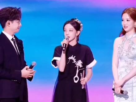 #程潇 #华彩传承晚会程潇 程潇华彩舞台惊艳亮相 国风与现代完美融合