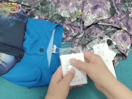拆衣服吊牌有窍门,一秒钟轻松搞定,看完视频涨知识了 #生活小妙招