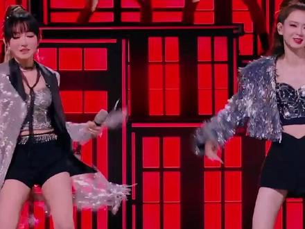 萨顶顶收官之战表现亮眼 #萨顶顶 #戚薇 #乘风2024