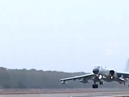 1月31日,南部战区位中国黄岩岛开展战备警巡。航线示意图显示,轰-6K轰炸机、歼击机组成编队飞抵黄岩岛空域后,沿东南方向空域巡航。这反映出我国对黄岩岛领海领空的实际管辖,对菲方形成有力震慑,菲方所谓演习区域是无效的。