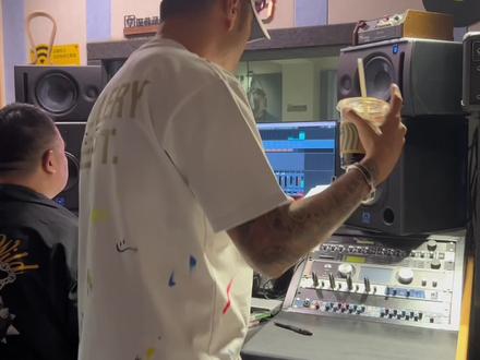 录音vlog#三十而已 #原创音乐 #炙热计划 #音乐制作 #蒋一帆 @云涛-(感谢相遇)