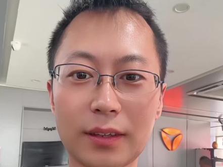 G26二代对比莱卡,您喜欢哪款雅迪车? G26二代悦享版和莱卡!您喜欢哪一款雅迪车?欢迎您的留言评论!太原的家人们速来抢车!山西太原杏花岭区敦化南路,四个雅迪专卖店!两个雅迪售后服务中心!您想要电动车的一切,雅迪全都有!雅迪人真诚为您服务!开心购好车!售后有保障!欢迎您来店摸车试骑!#太原 #雅迪电动车 #买车 #好车不等人 #热门