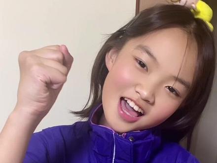 妈妈:今天跟大家一起学三个超实用的日语哦~
妈妈:停止,用日语怎么说?
女儿:やめて
妈妈:那“不要移动”呢?
女儿:動かないで
妈妈:那“移动”这个词呢?
女儿:動く
🌷小小温馨提示🌷
やめて=停止、别这样
動かないで=不要动
動く=移动、动起来
如果你也在学日语,
就跟我们一起慢慢进步吧~😊
#日语学习#日本生活#亲子学日语#抖音小助手