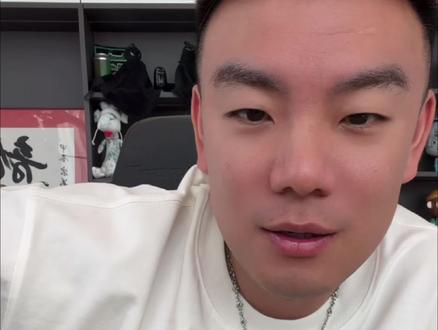 Benny哥~请轻点折腾Lisa姐! #benny吴 @破产兄弟(Benny&FY)