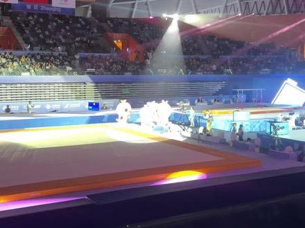 锁定广东肇庆体育中心
全运会男子体操全能决赛今晚打响
湖南名将张博恒携7项决赛资格强势冲冠!
一“跳”不合 “大湾鸡”也会打架。#比赛现场 #全运会 #大湾鸡