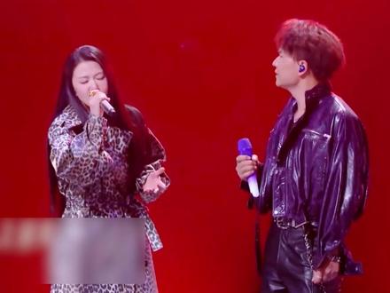 欢子谭维维这个舞台,简直夯爆了!#欢子谭维维假人合唱后劲太强了