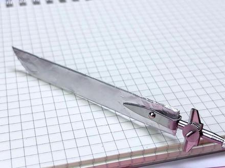 用锡纸和坏圆规正好可以做一把好看的宝刀
#手工DIY #手工制作 #手工教程