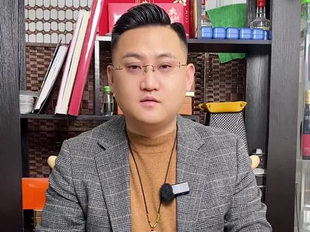 为什么车被剐蹭了,去4s店和汽修厂都只能整面喷漆,今天我给大家讲一讲#汽车划痕修复 #局部补漆 #无腻子修复 #汽车喷漆 #原车漆数字化无痕修复