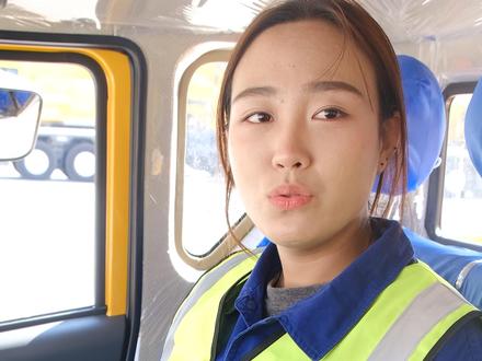 教练,取力器跟手刹感觉有点像呀!!#徐工起重机械 #企业dou福利日#起重机维护保养 @DOU+小助手