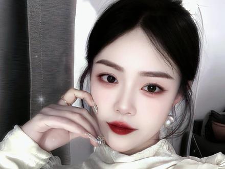 “还有一个月就2024年了
你希望你的2024有什么”