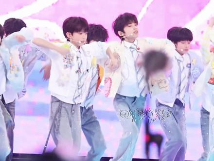 看看新公开的小五代吧 每一个人长得都好标准的峰峻相😂|TF家族五代《超人诞生日记》 #演唱会现场 #直拍 #TF家族五代 #新音