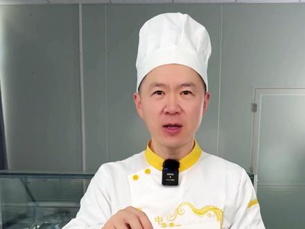 gelato冰淇淋 营业执照许可证 卖gelato冰淇淋,需要办理什么样的营业执照?经营范围怎么填写?
需不需要办理食品经营许可证?食品经营许可证里面的经营项目怎么填写?
今天金厂长!
一共要办两个证哈,一个个体工商户营业执照,一个食品经营许可证。
现在都是免费办的,政务大厅一天就搞定了,线上申请也是很方便的。
营业执照就办这种,多起几个名字备用,比如:杭州某某食品店,或者杭州某某冷饮店。
然后经营范围一定要有:食品销售。其它的也可以一起多填一些。
然后呢,食品销售是需要审批的,所谓审批就是办理食品经营许可证。
就像这种,是办完营业执照再办的,浙江的可以在手机浙里办线上办理。
经营项目这里填写:散装食品(不含熟食制品)销售就可以了。
散装食品中包含冰淇淋挖球卖哈。
这是市场监管局关于散装食品的具体解释:这里面有冰淇凌,看到没有?
好了,这就可以了。
如果你有个体户营业执照,有食品经营许可证,经营项目里面有:自制饮品销售,也是可以的哈。像这种。
好,总结一下,一共两个证,一个个体工商户营业执照,经营范围:食品销售。
一个食品经营许可证:经营项目:散装食品销售 或者 自制饮品制售 都可以 。
自己办不用花一分钱,如果你觉得麻烦,找代办,几百块钱也搞定了。
有需要的收藏、转发,关注我,学习更多gelato冰淇淋技巧!#成品gelato供应商 #gelato冰淇淋工厂 #自制水果冰淇淋 #意大利冰淇淋 #意大利gelato