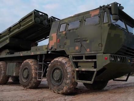 随时能战!东部战区远箱火分队全要素实兵演练 #时刻准备战斗 #备战 #中国军人 (东部战区融媒体中心)