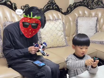 今天是一期炫卡斗士第二形态变形#炫卡斗士 #男孩玩具 #亲子互动