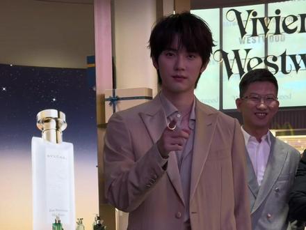 我暴富了 所有钱都给你花
#周翊然 #重庆宝格丽