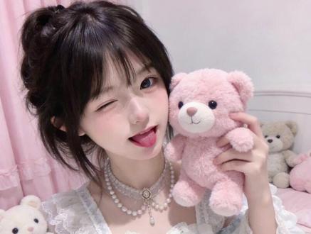 那这样我想穿什么衣服就穿什么衣服喽~#豆包ai #豆包P图已经nextlevel了 #洛丽塔变身 #邪修穿搭