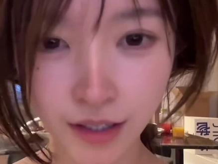 小水一号(36),过年啦,调皮的小水来给大家拜年啦@小水一号 @小水二号 #美女 #搞笑 #甜妹#直播录屏分享