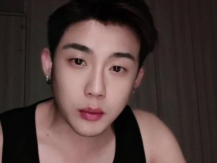 这样真的好看吗 反正我是不太敢这样去相亲的 #豆包穿搭分享 #豆包