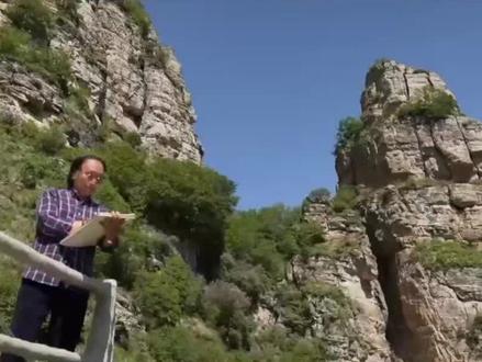 张家界的写生奇遇,究竟让师恩钊的创作发生了怎样的改变?#大师列传