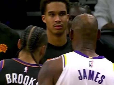 狄龙再度挑衅老詹!把詹姆斯惹毛生气!#詹姆斯 #狄龙詹姆斯发生摩擦 #NBA #湖人