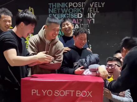 @出你觉得掰手腕还可以的兄弟、我抛物线腕王等你来战!#河南罗斯 @野球帝 #野球帝courtman #chasethemoment