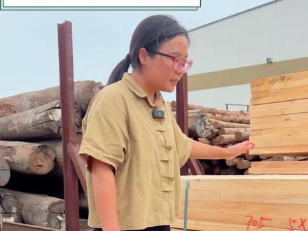 有人说辐射松做出来的大板,堪比海南黄花梨#建筑木方 #建筑工地
