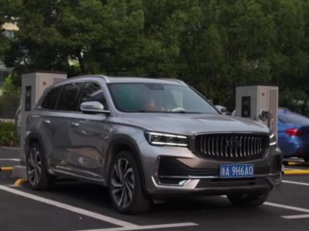 加92号油的星越L这回是真来了,26款的长风版配置增加了不少,就看价格合不合适,感觉比我这21款智尊都好了不少~#吉利星越l #每天一个用车知识 #汽车知识分享 #吉利汽车 #我与汽车的日常